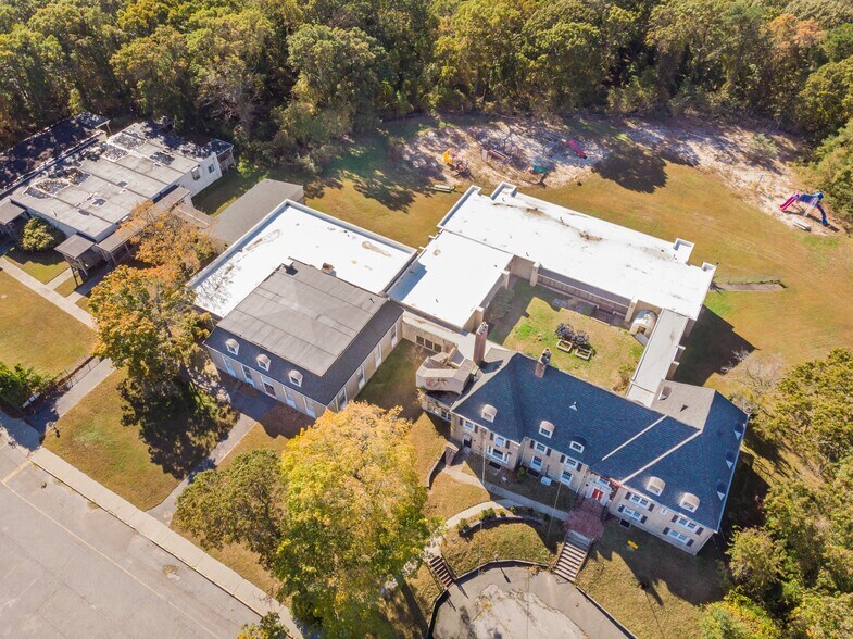 More Photos Of 18 Tower Hill Rd, Shoreham Schools For Sale