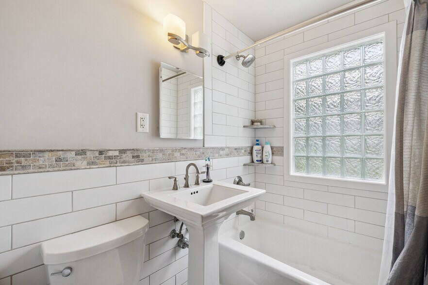 More Photos Of 1271 7th St W, Saint Paul Apartments For Sale