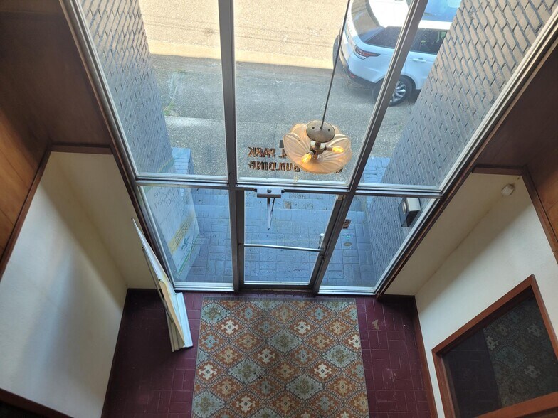 More Photos Of 2465 Commercial Park Dr, Mobile Office For Lease