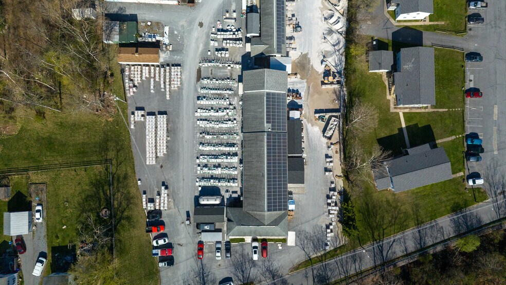 More Photos Of 142 Water St, Thurmont Warehouse For Sale