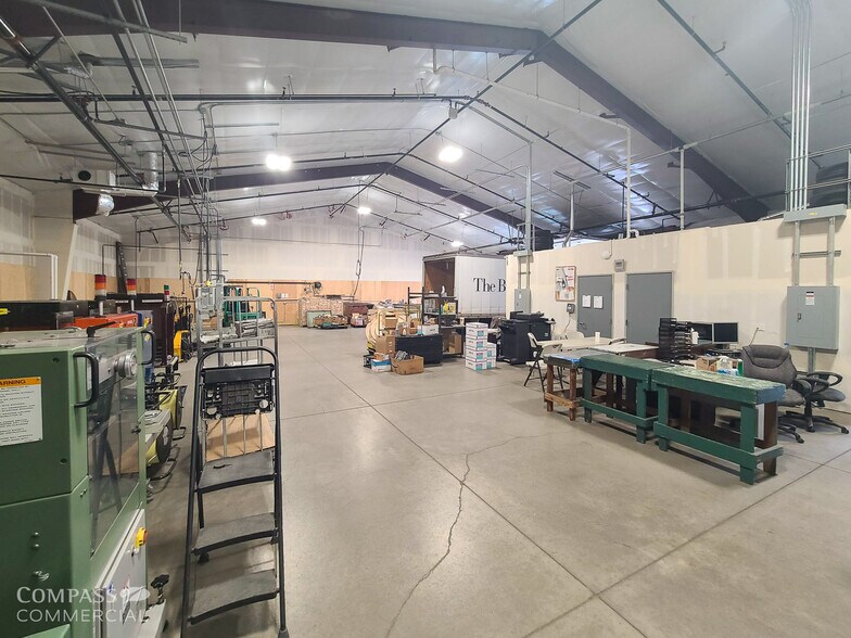 More Photos Of 2527 NE 4th St, Bend Industrial For Lease