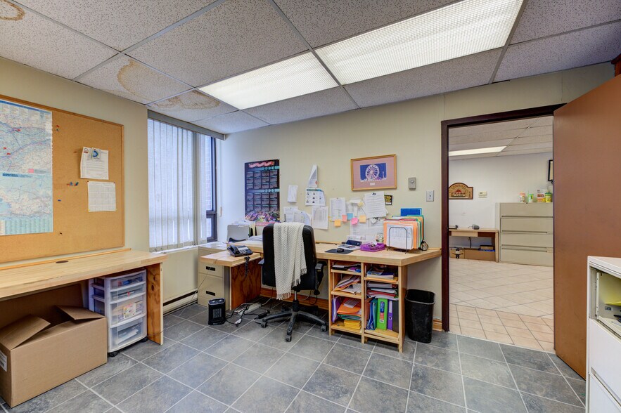 More Photos Of 9 Hawk St, Nanticoke Industrial For Sale