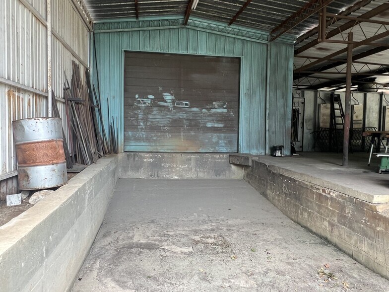 More Photos Of 125 McAdoo Creek Rd, Clarksville Warehouse For Sale