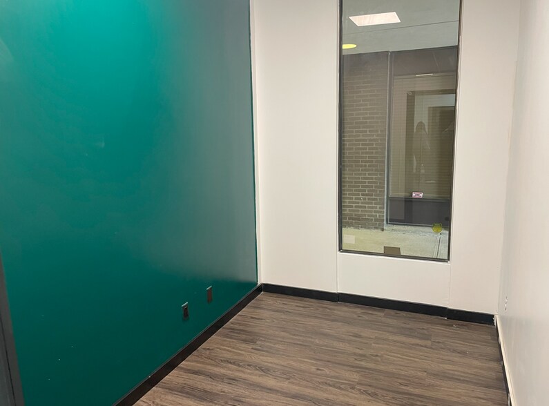 More Photos Of 6320 Rucker Rd, Indianapolis Office For Lease