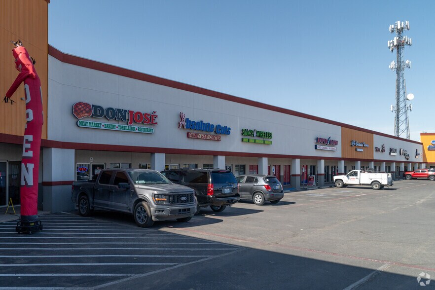 Primary Photo Of 14010 Horizon Blvd, Horizon City General Retail For Lease
