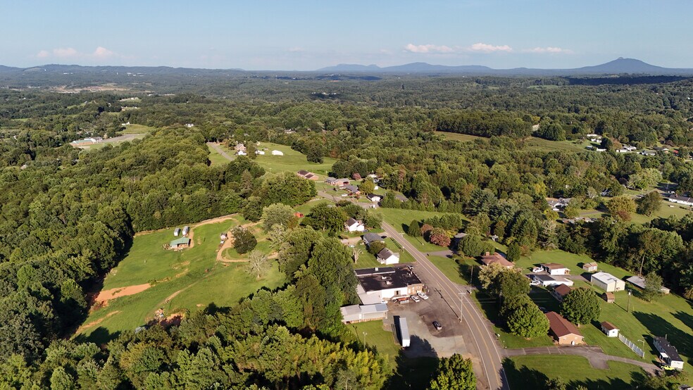 More Photos Of 1314 Old Highway 601, Mount Airy Office For Sale