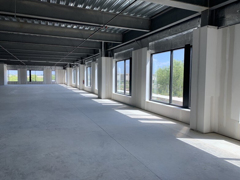 More Photos Of 801 E Old Settlers Blvd, Round Rock Office For Lease