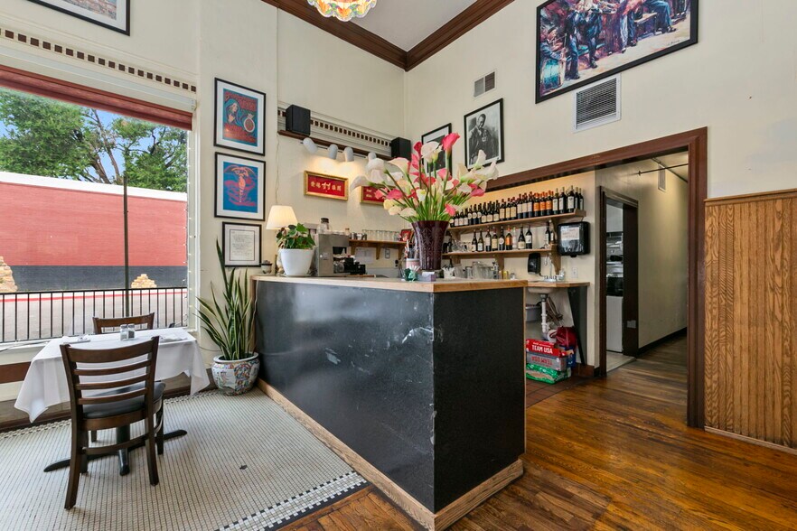 More Photos Of 3728 Cleveland Ave, Wellington Restaurant For Sale