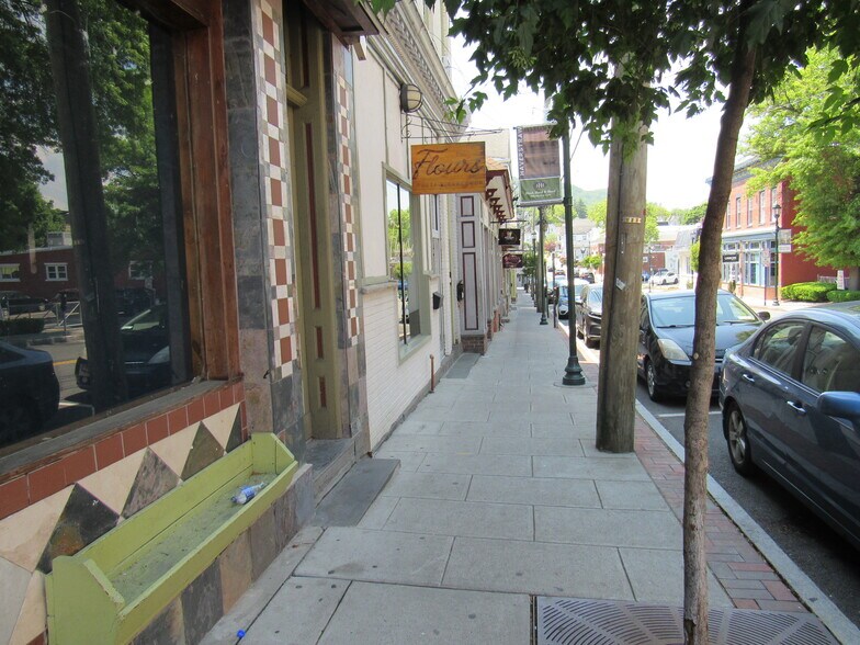 More Photos Of 9 New Main St, Haverstraw Storefront Retail Residential For Lease
