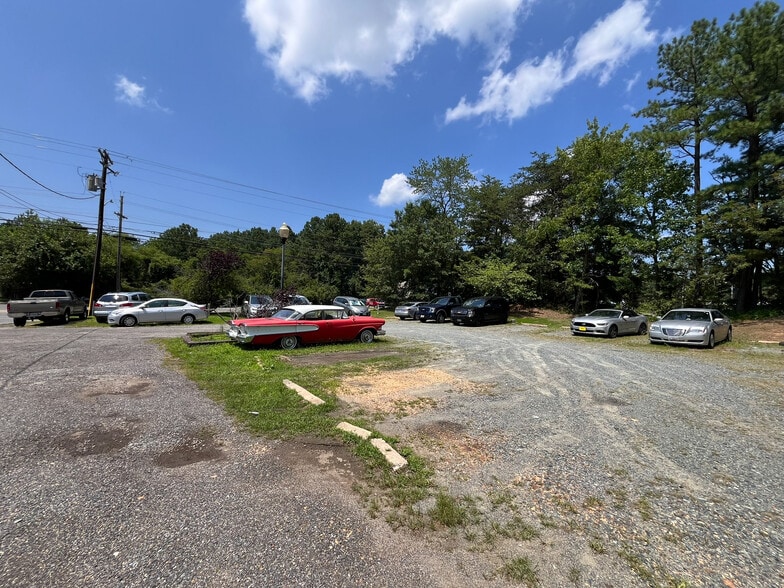More Photos Of 21290 Great Mills Rd, Lexington Park Service For Sale