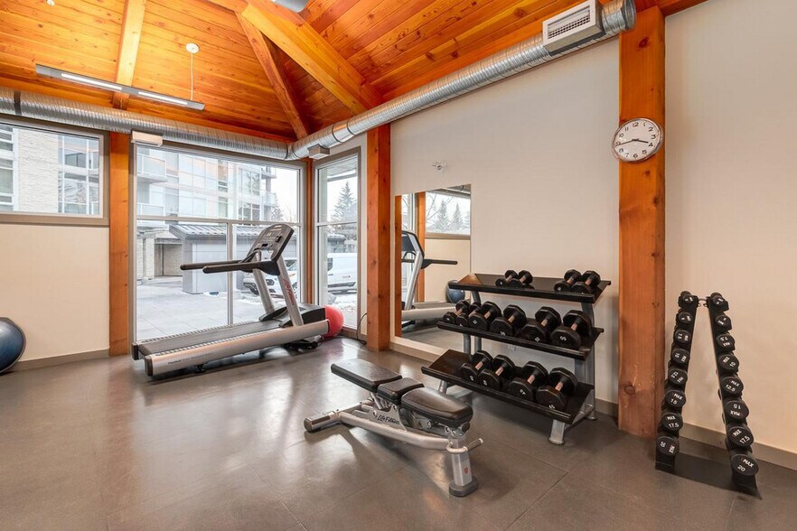 More Photos Of 2105 90 Av SW, Calgary Apartments For Lease