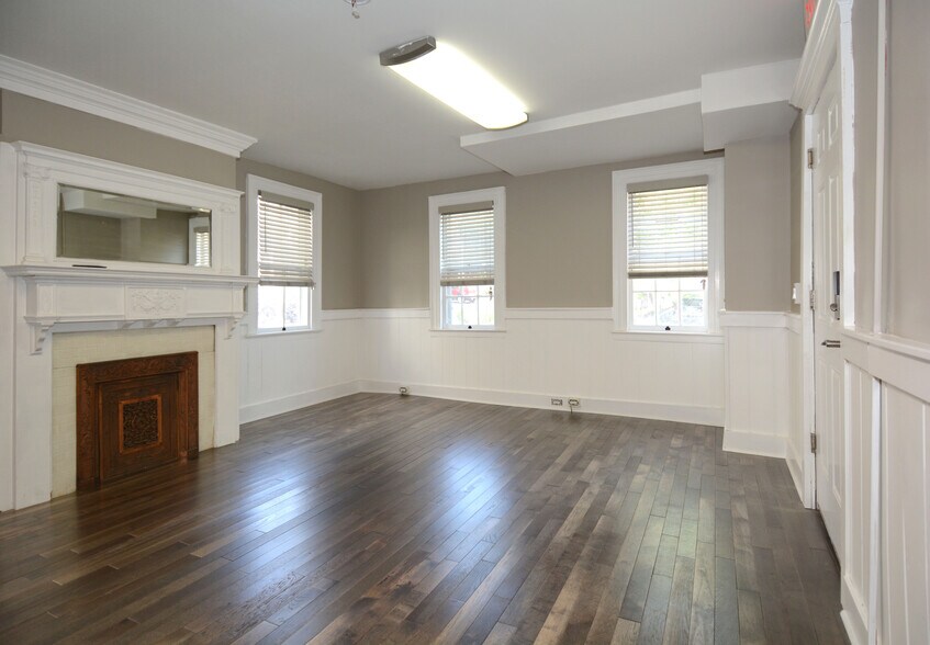 More Photos Of 20 Leigh St, Clinton Township Apartments For Sale