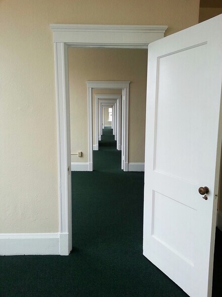 More Photos Of 1023 W Manatee Ave, Bradenton Office Residential For Lease