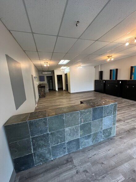 More Photos Of 6160 Rue Rodrigue, Terrebonne General Retail For Lease