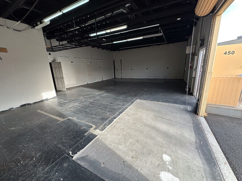 More Photos Of 770-780 Smithridge Dr, Reno Showroom For Lease