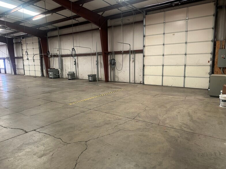 More Photos Of 27 Bruce Way, Mound House Warehouse For Lease