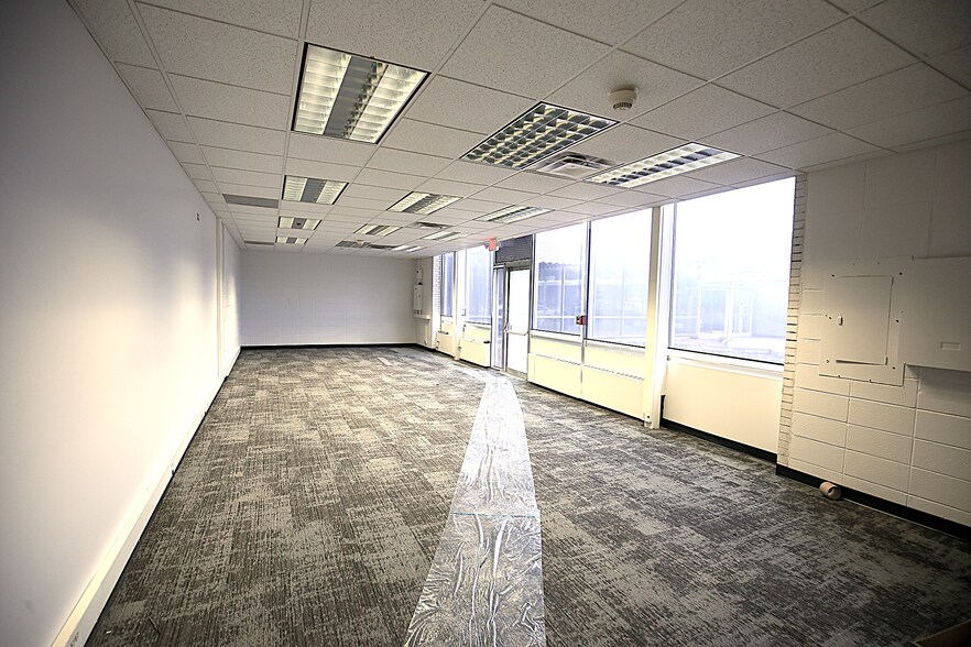 More Photos Of 646 Chicago Rd, Chicago Heights Office For Lease