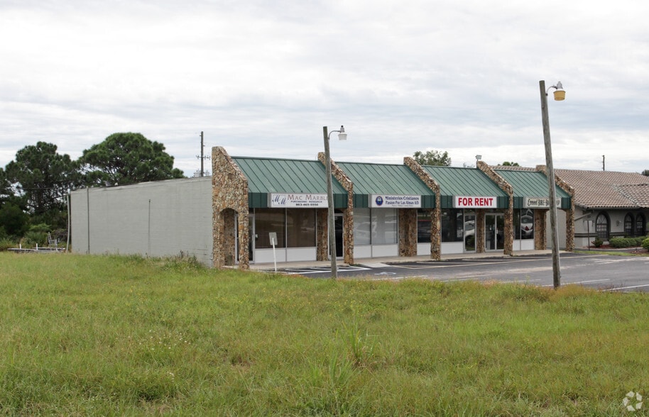 More Photos Of 119-125 Us-27, Lake Placid Storefront For Lease