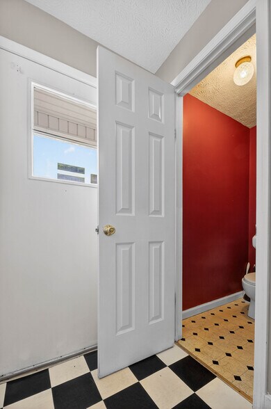 More Photos Of 104 McCullars Ln, Oxford General Retail For Sale