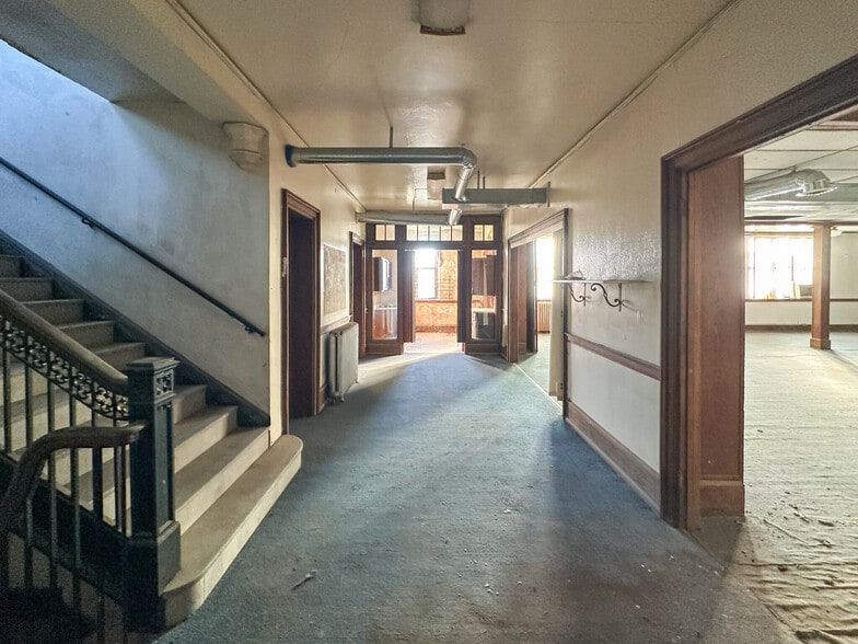 More Photos Of 6855 & 6747 Vinewood St, Detroit Religious Facility For Sale