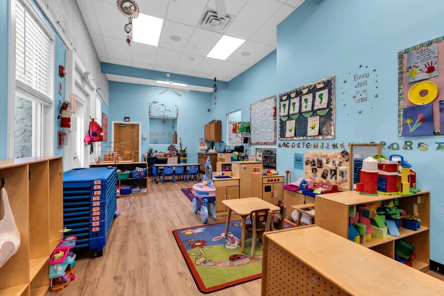 More Photos Of 321 W Farms Rd, Farmingdale Daycare Center For Sale