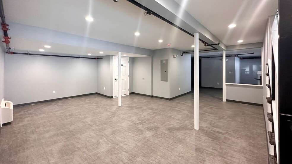 More Photos Of 83 E Main St, Torrington Freestanding For Lease