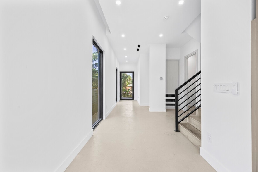 More Photos Of 1321 NE 13th Ave, Fort Lauderdale Multifamily For Sale