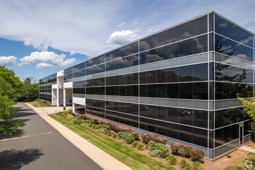 More Photos Of 371 Hoes Ln, Piscataway Office For Sale