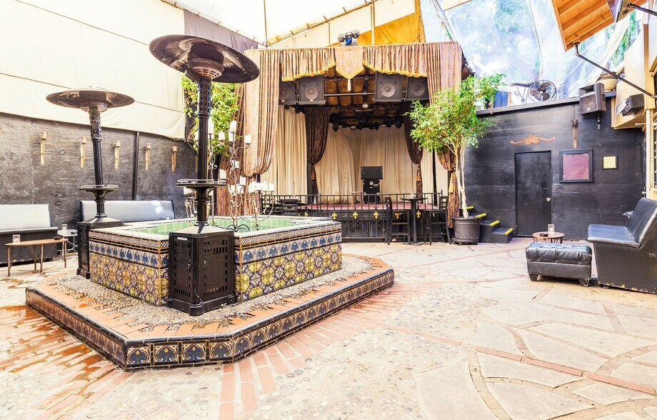 More Photos Of 6646 Hollywood Blvd, Hollywood Storefront Retail Office For Sale