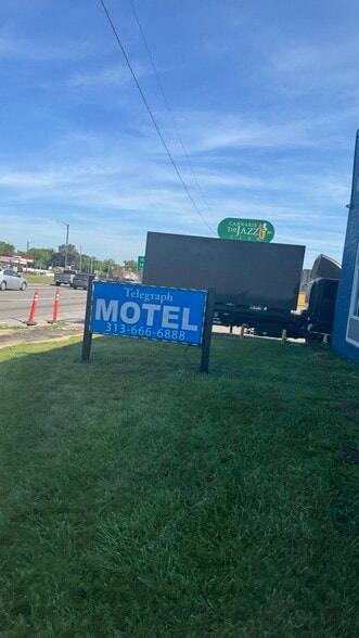More Photos Of 16866 Telegraph Rd, Detroit Hotel For Sale