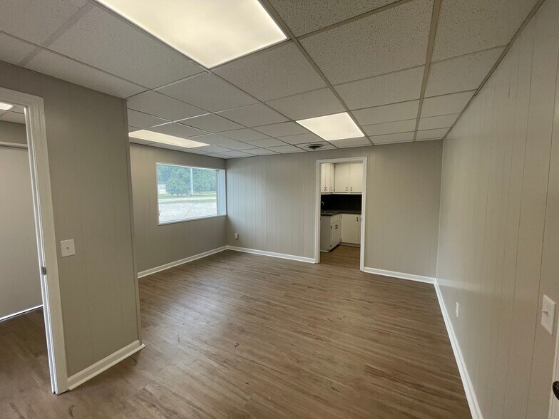 More Photos Of 1074 Martin Luther King Jr Blvd, Columbus Manufacturing For Lease