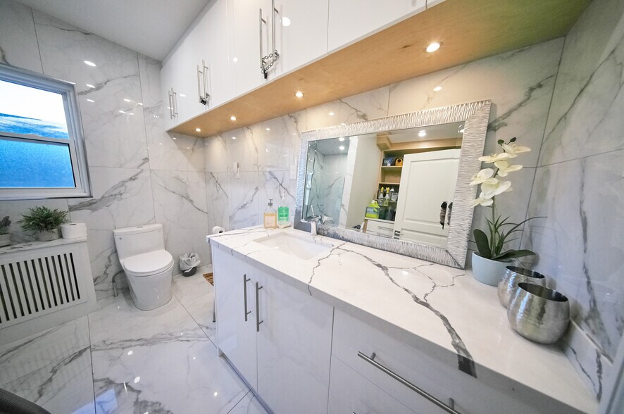 More Photos Of 59 High Park Blvd, Toronto Multifamily For Sale