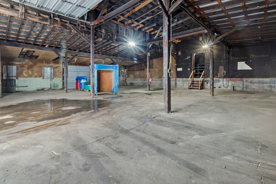 More Photos Of 1301 S 6th St, Noblesville Manufacturing For Sale