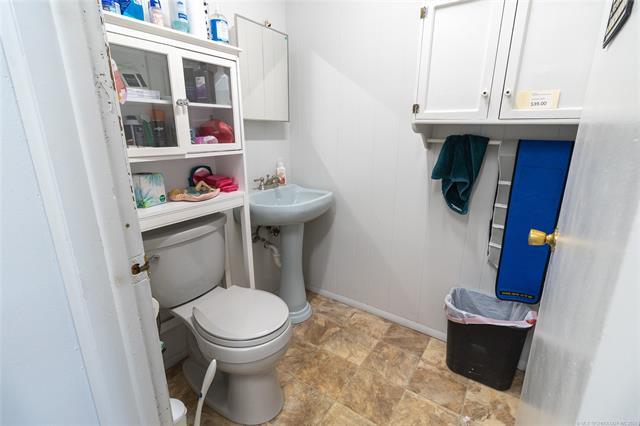 More Photos Of 1631 US HWY 69 Hwy, Mcalester Storefront Retail Office For Sale