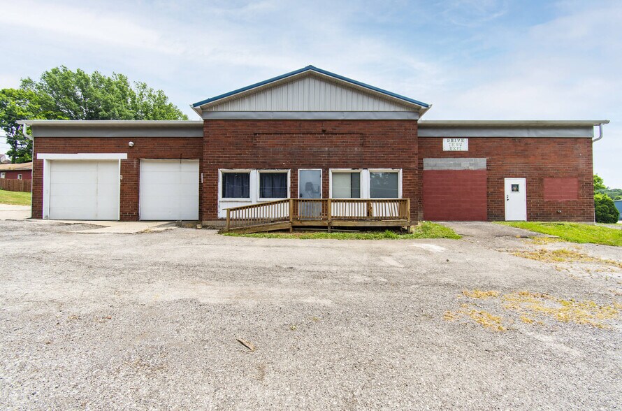 More Photos Of 1516 S Lincoln Ave, Salem Freestanding For Sale