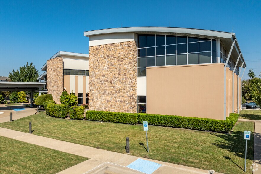 More Photos Of 500 Maplelawn Dr, Plano Office For Sale