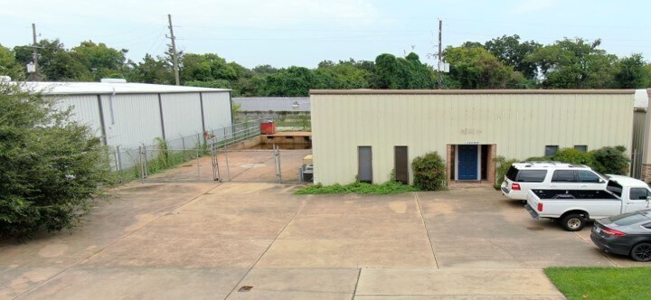 Primary Photo Of 10130 Talley Ln, Houston Warehouse For Sale