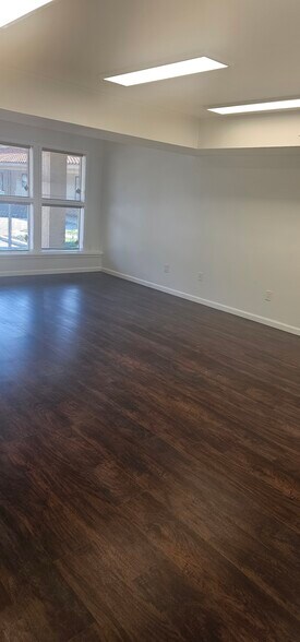 More Photos Of 711 N Main St, Pleasantville General Retail For Lease