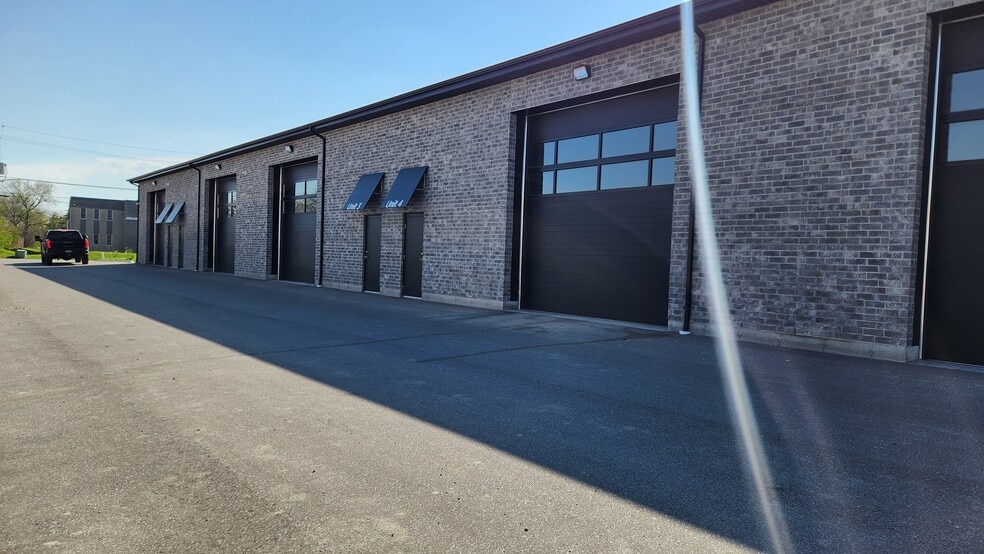 More Photos Of 2110 Fasan Dr, Tecumseh Flex For Lease
