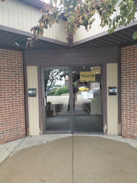 More Photos Of 210-240 Professional Ct, Lafayette Office For Sale
