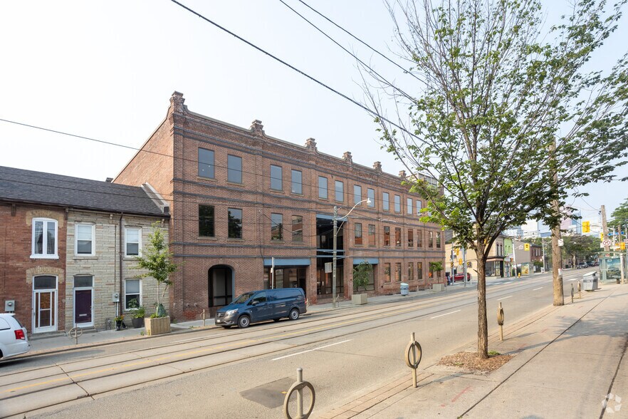 More Photos Of 489 Queen St E, Toronto Office For Lease
