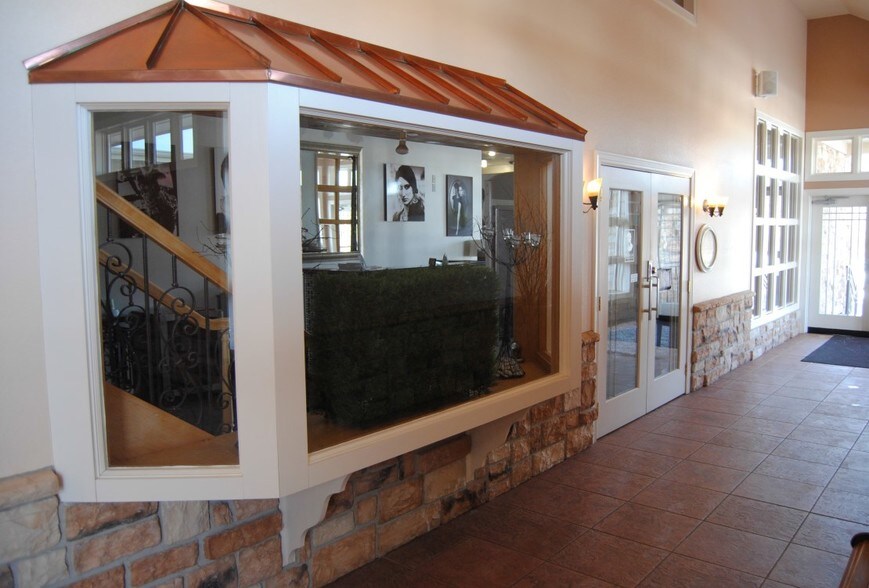 More Photos Of 1550-1556 W Mequon Rd, Mequon Freestanding For Sale