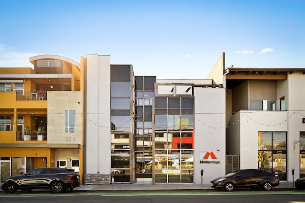 More Photos Of 2210 Main St, Santa Monica Office Residential For Sale