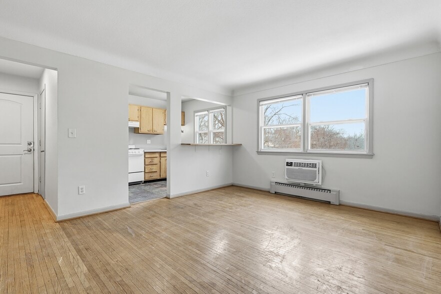 More Photos Of 149 Morton St E, Saint Paul Apartments For Sale