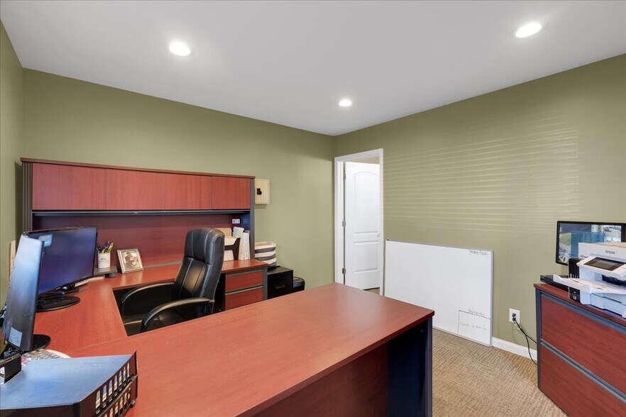 More Photos Of 1518 Petunia Ave, Louisville Warehouse For Sale