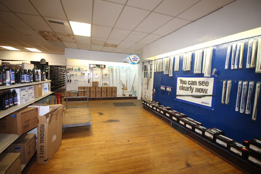 More Photos Of 50 E Market St, Huntington Freestanding For Sale