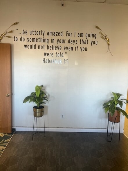 More Photos Of 1701-1741 S University Blvd, Middletown Unknown For Lease