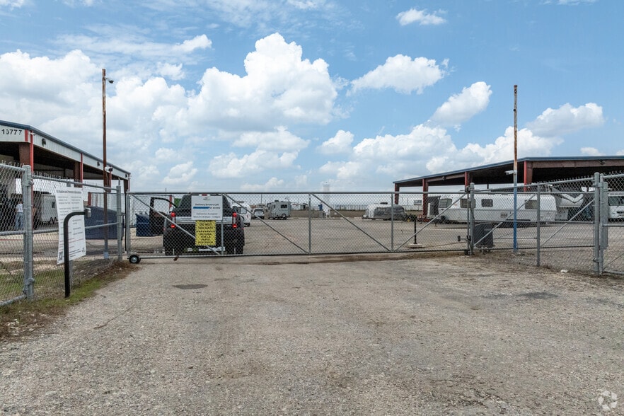 More Photos Of 10777 Highway 183 S, Austin Warehouse For Sale