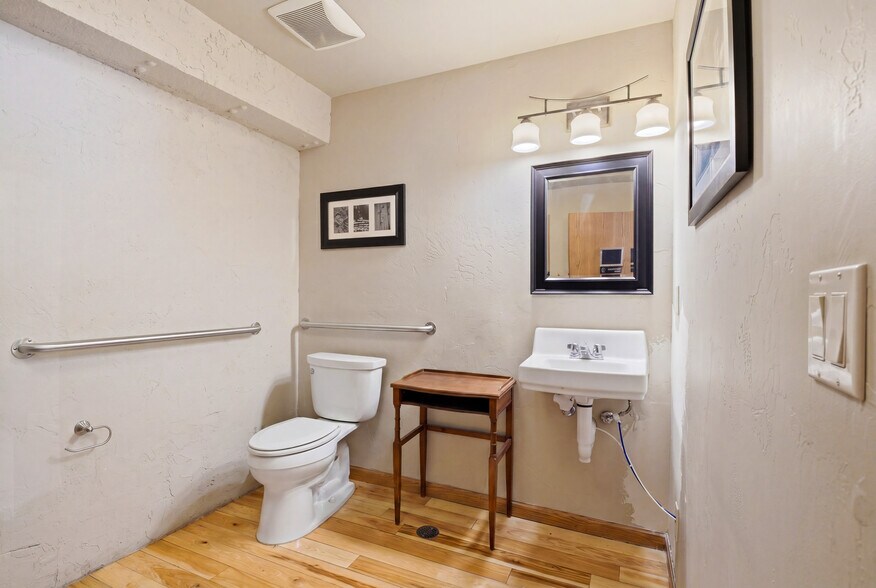More Photos Of 713 Cooper Ave, Glenwood Springs General Retail For Sale