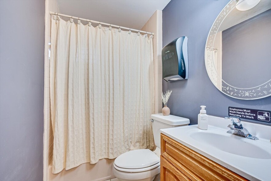 More Photos Of 27 N Main St, Marlboro Office For Sale